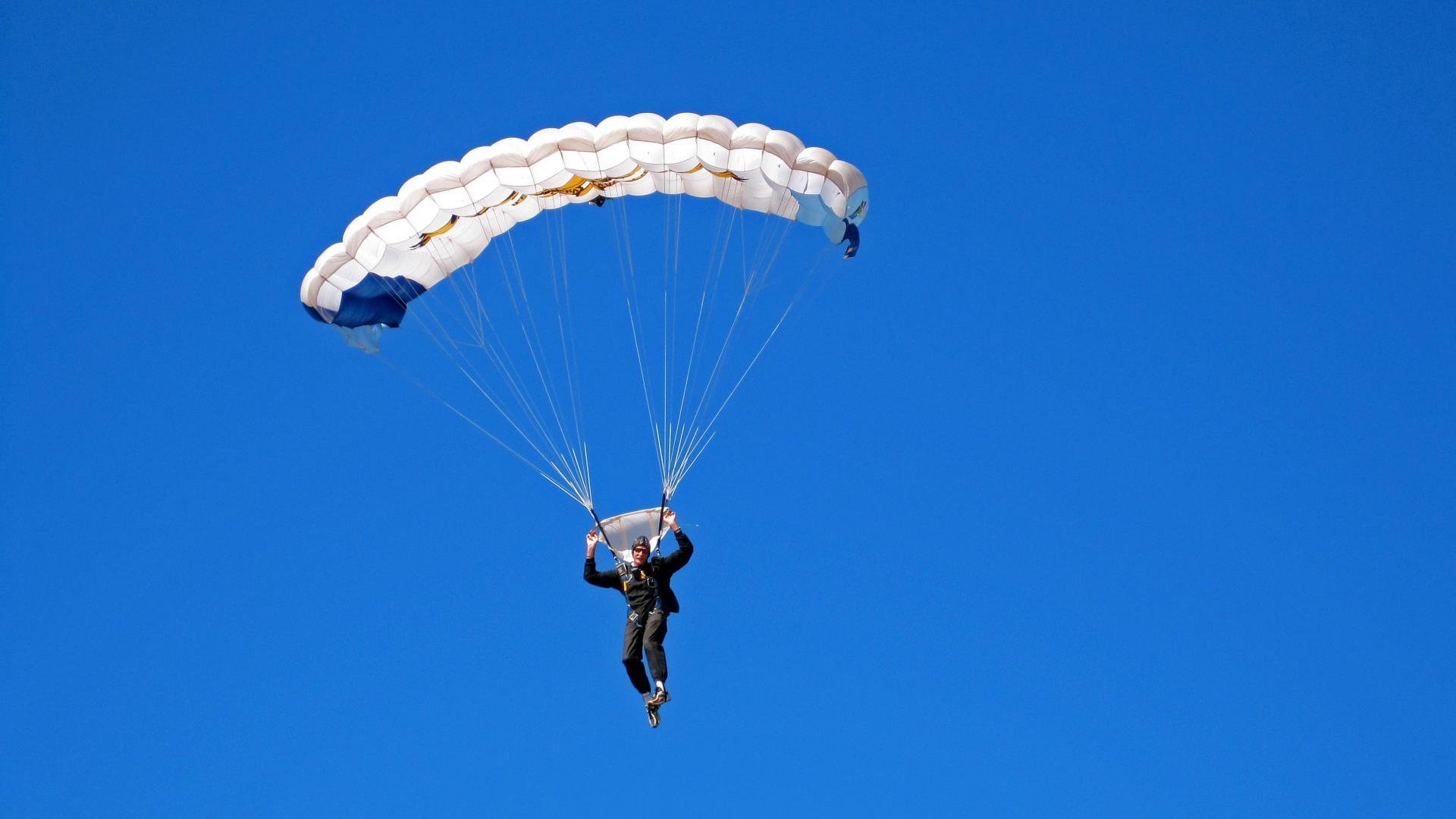 _绿能赛车:绿色动力引领未来运动_,绿能动力新能源科技有限公司